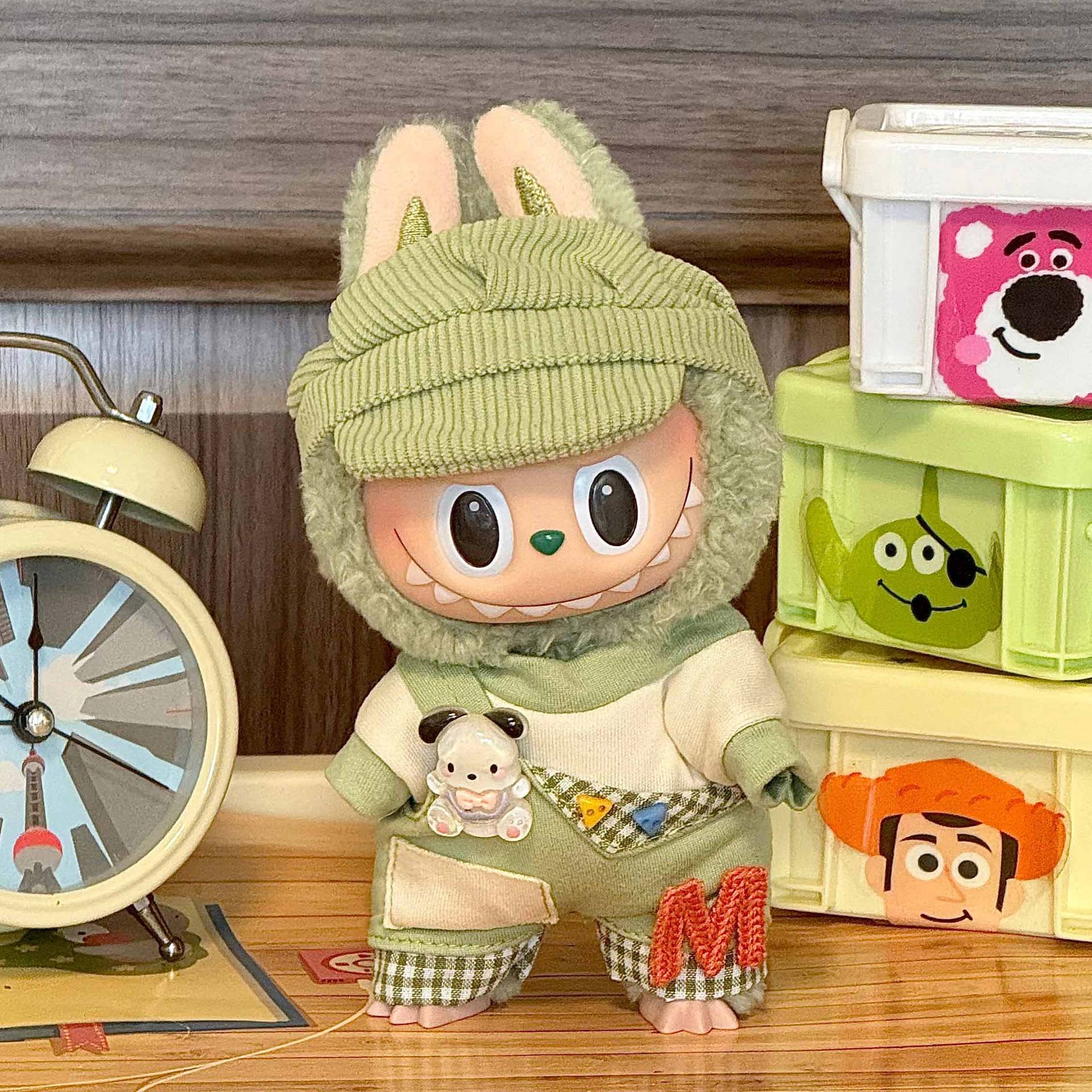 Labubu Sitting Party Doll Clothes First and Second Generation Blind Box Use Labubu Clothes Plush Vinyl Face