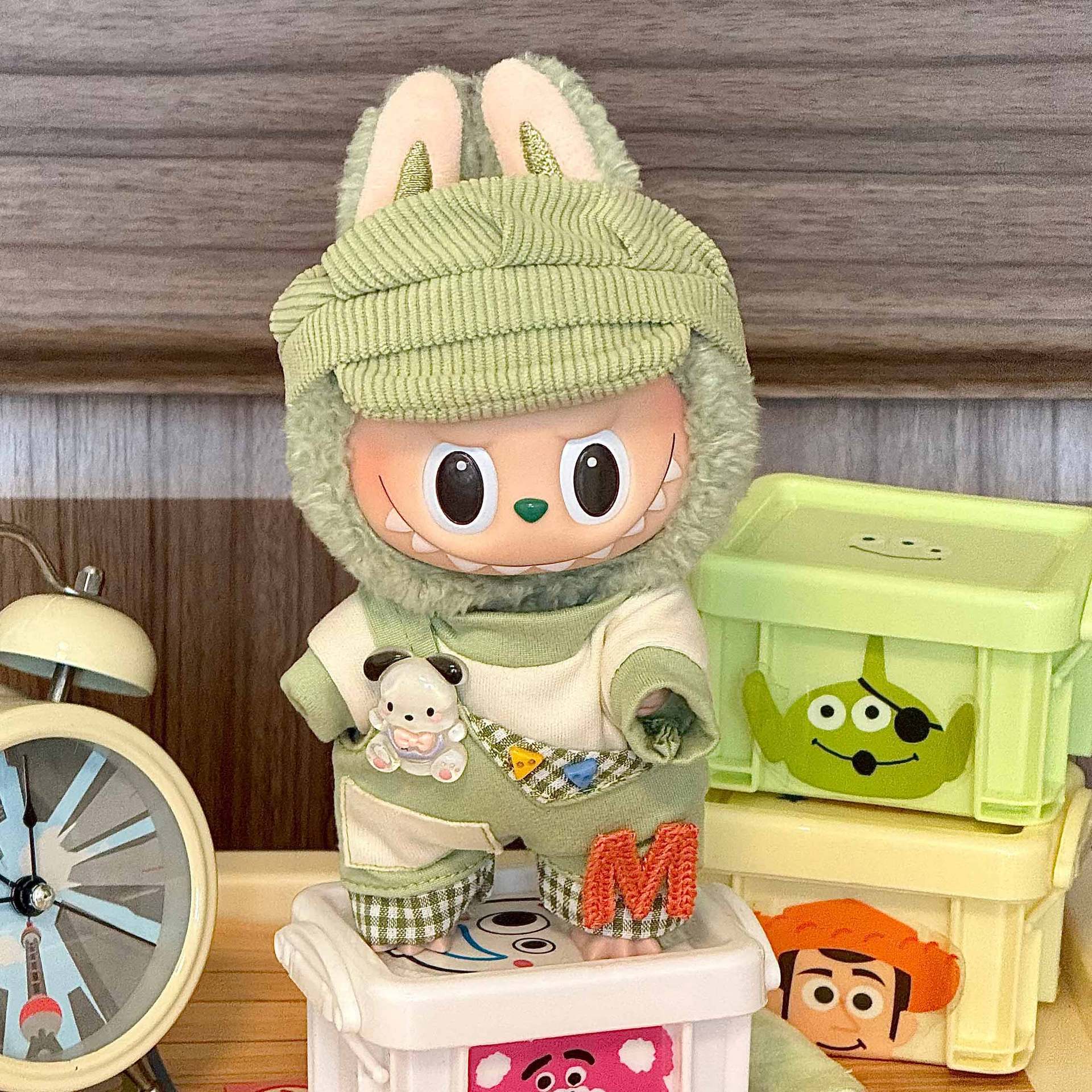 Labubu Sitting Party Doll Clothes First and Second Generation Blind Box Use Labubu Clothes Plush Vinyl Face