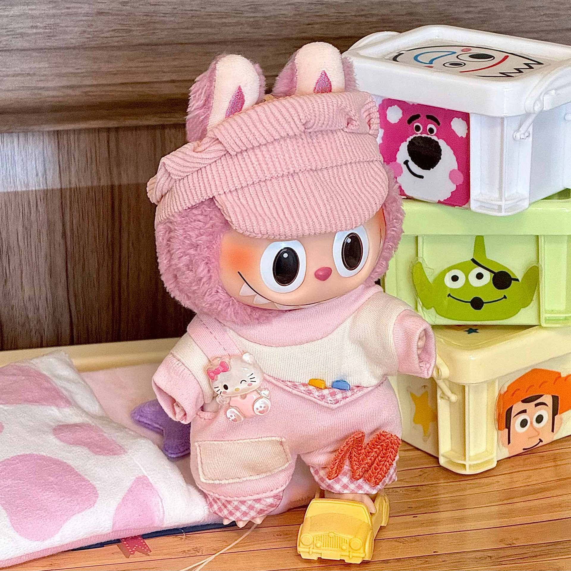 Labubu Sitting Party Doll Clothes First and Second Generation Blind Box Use Labubu Clothes Plush Vinyl Face