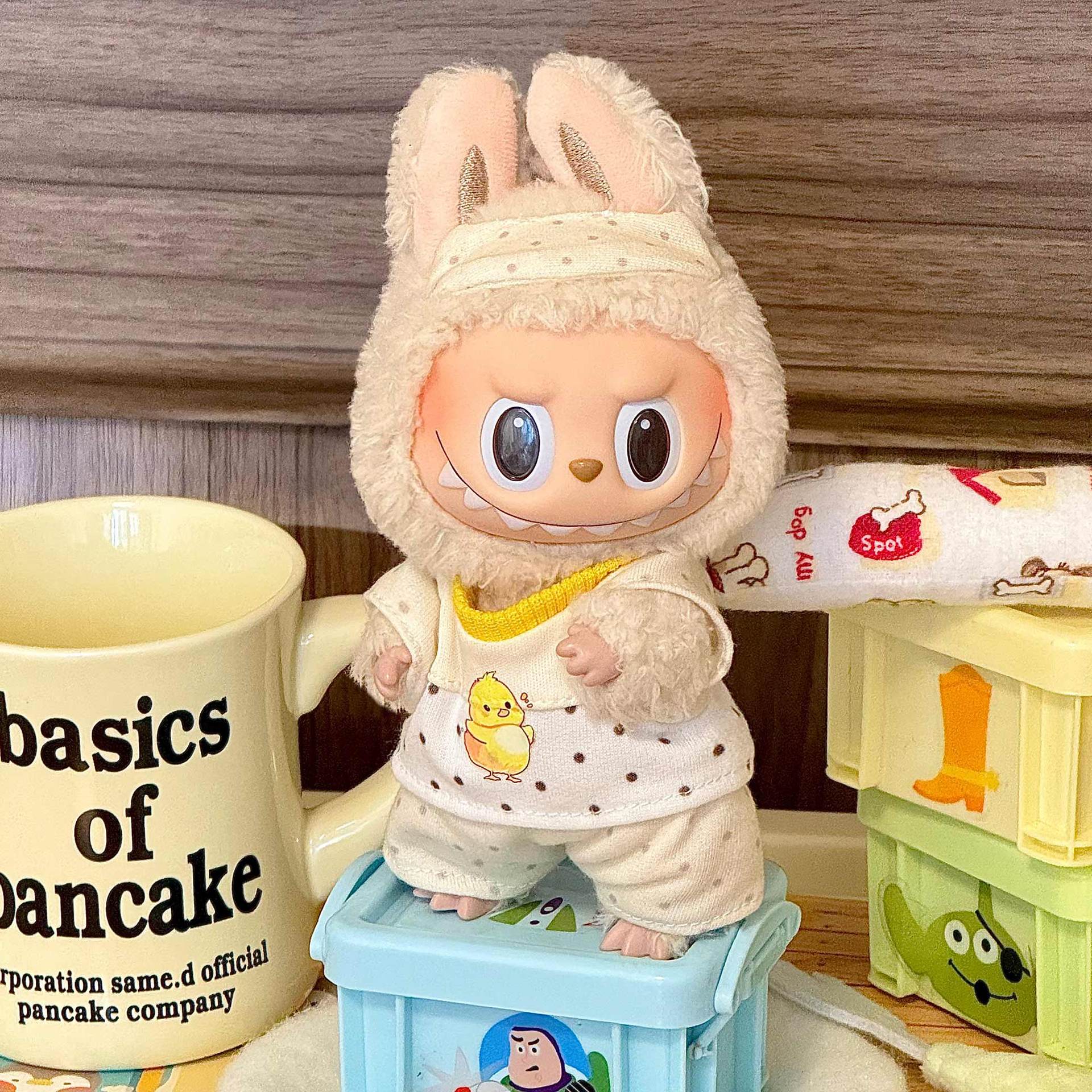 Labubu Sitting Party Doll Clothes First and Second Generation Blind Box Use Labubu Clothes Plush Vinyl Face